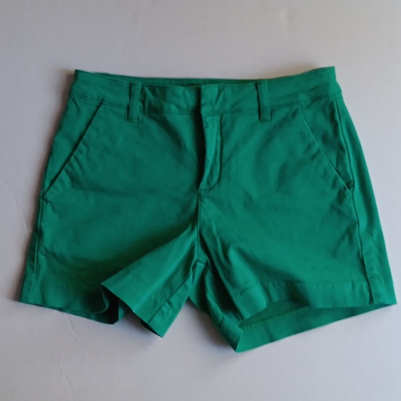 LILA RYAN Pants - VBRANT GREEN WOMEN'S SHORTS SIZE 2